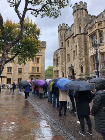 The line to view the Crown Jewels moved quickly